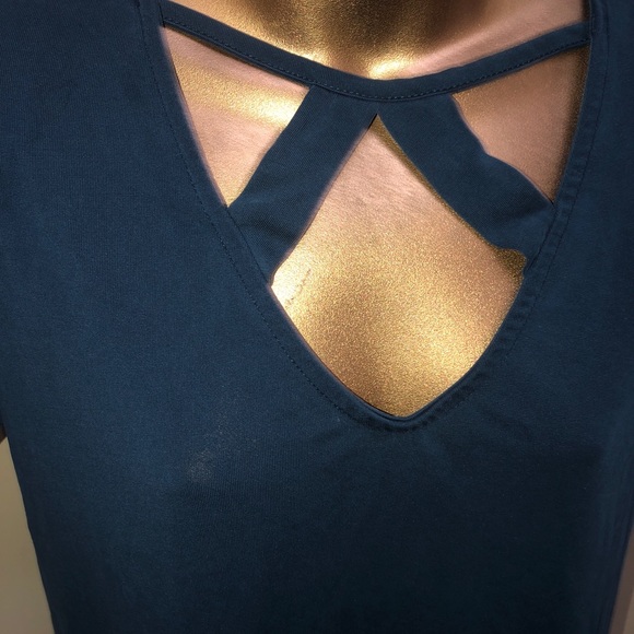 Red by BKE blue blouse size small cross cross - Picture 3 of 7